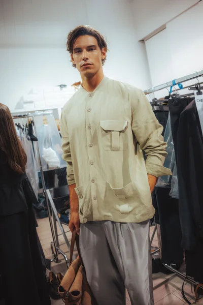Look 2